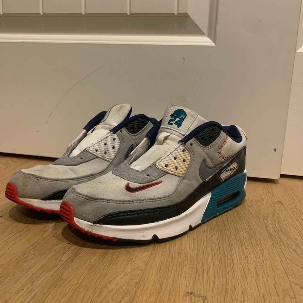 Ken Griffey Jr Air Max 90 Size 5 youth-no laces
